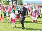 [WIDEO/FOTO] Występy zagranicznych zespołów podczas Śniadania na Trawie w Forcie Gaj. Ruszył 33. Międzynarodowy Festiwal Folkloru