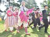 [WIDEO/FOTO] Występy zagranicznych zespołów podczas Śniadania na Trawie w Forcie Gaj. Ruszył 33. Międzynarodowy Festiwal Folkloru
