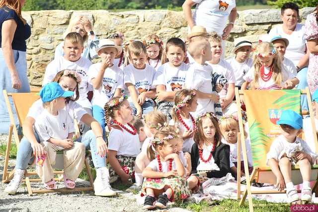 [WIDEO/FOTO] Występy zagranicznych zespołów podczas Śniadania na Trawie w Forcie Gaj. Ruszył 33. Międzynarodowy Festiwal Folkloru