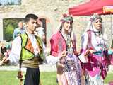 [WIDEO/FOTO] Występy zagranicznych zespołów podczas Śniadania na Trawie w Forcie Gaj. Ruszył 33. Międzynarodowy Festiwal Folkloru