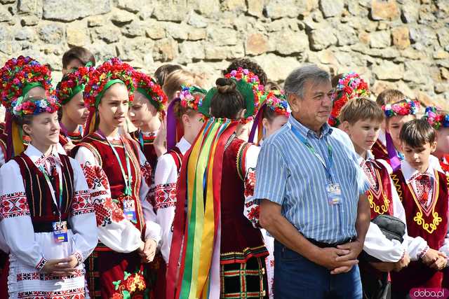 [WIDEO/FOTO] Występy zagranicznych zespołów podczas Śniadania na Trawie w Forcie Gaj. Ruszył 33. Międzynarodowy Festiwal Folkloru