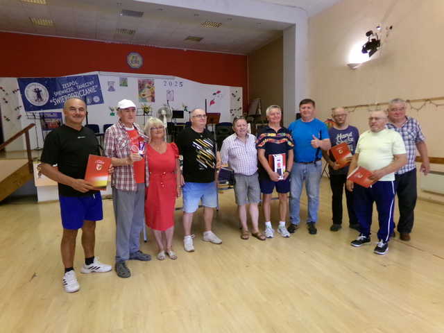 [FOTO] Świebodziccy seniorzy rywalizowali w turnieju tenisa stołowego 