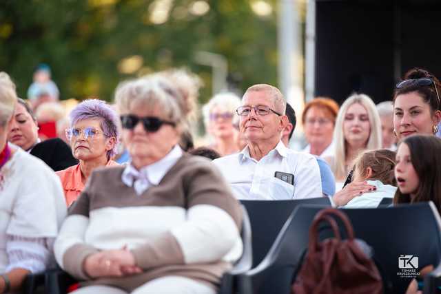 [FOTO] Wielokulturowa uczta podczas Koncertu Inauguracyjnego. Trwa 33. Międzynarodowy Festiwal Folkloru w Strzegomiu