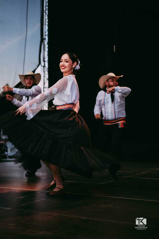 [FOTO] Wielokulturowa uczta podczas Koncertu Inauguracyjnego. Trwa 33. Międzynarodowy Festiwal Folkloru w Strzegomiu