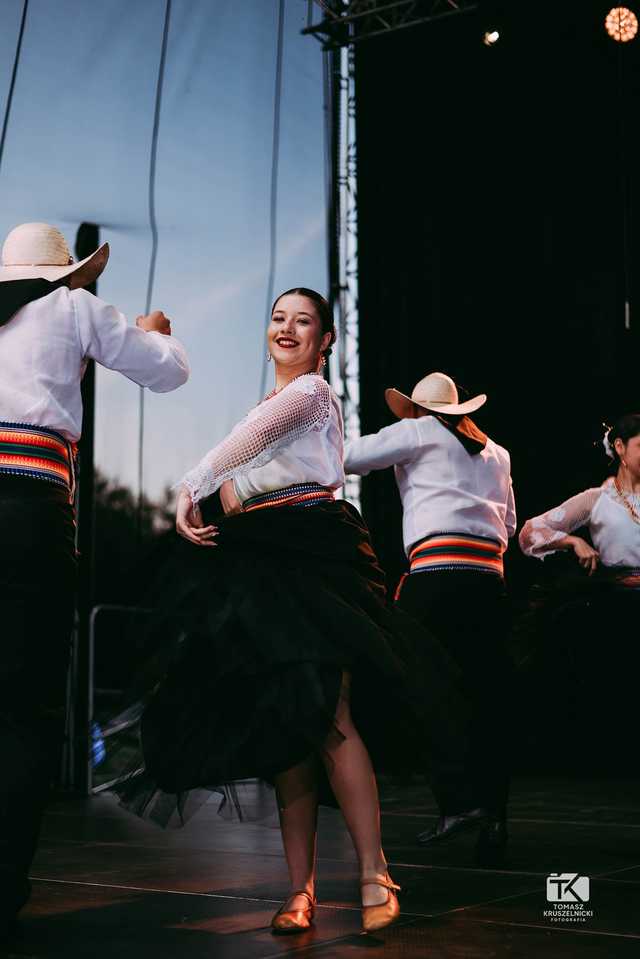 [FOTO] Wielokulturowa uczta podczas Koncertu Inauguracyjnego. Trwa 33. Międzynarodowy Festiwal Folkloru w Strzegomiu