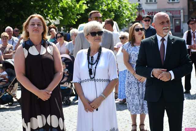 [WIDEO/DUŻO ZDJĘĆ] Wspólny polonez i degustacja światowych kuchni podczas Rynku Świata w Strzegomiu