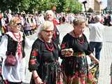 [WIDEO/DUŻO ZDJĘĆ] Wspólny polonez i degustacja światowych kuchni podczas Rynku Świata w Strzegomiu