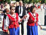 [WIDEO/DUŻO ZDJĘĆ] Wspólny polonez i degustacja światowych kuchni podczas Rynku Świata w Strzegomiu