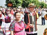 [WIDEO/DUŻO ZDJĘĆ] Wspólny polonez i degustacja światowych kuchni podczas Rynku Świata w Strzegomiu