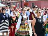 [WIDEO/DUŻO ZDJĘĆ] Wspólny polonez i degustacja światowych kuchni podczas Rynku Świata w Strzegomiu
