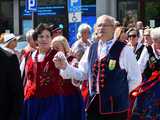 [WIDEO/DUŻO ZDJĘĆ] Wspólny polonez i degustacja światowych kuchni podczas Rynku Świata w Strzegomiu