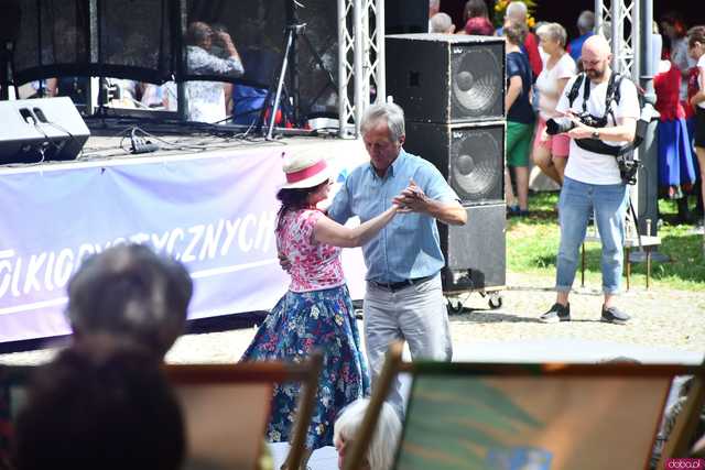 [WIDEO/FOTO] W rytmie ludowych przyśpiewek. Przegląd Zespołów Folklorystycznych na strzegomskich plantach