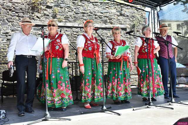 [WIDEO/FOTO] W rytmie ludowych przyśpiewek. Przegląd Zespołów Folklorystycznych na strzegomskich plantach
