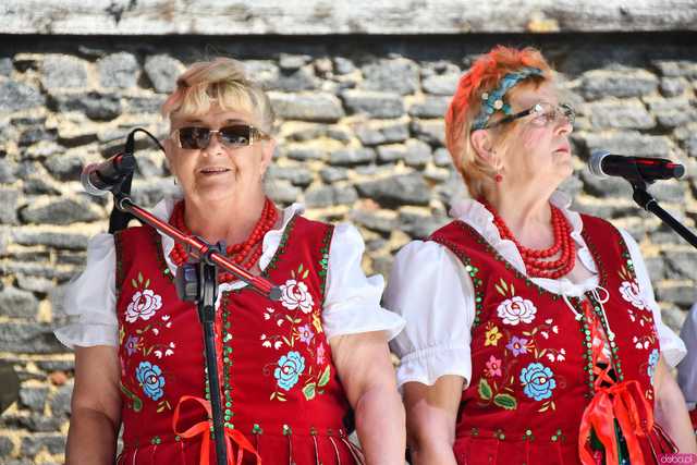 [WIDEO/FOTO] W rytmie ludowych przyśpiewek. Przegląd Zespołów Folklorystycznych na strzegomskich plantach