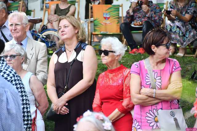 [WIDEO/FOTO] W rytmie ludowych przyśpiewek. Przegląd Zespołów Folklorystycznych na strzegomskich plantach