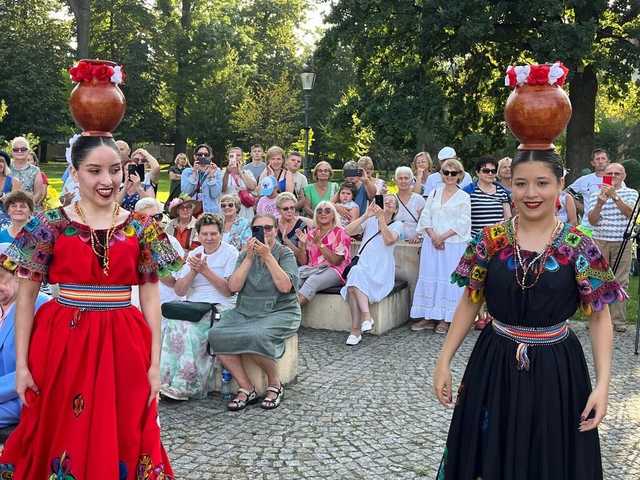 [FOTO] W Świebodzicach wystąpił paragwajski zespół ITAKYRY