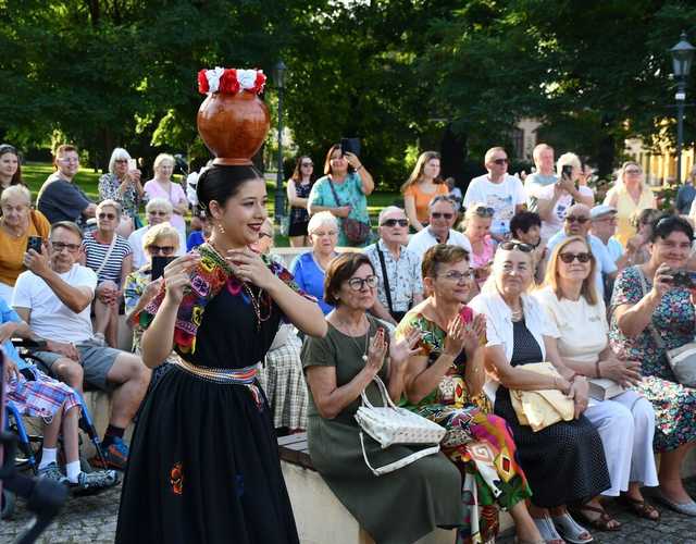 [FOTO] W Świebodzicach wystąpił paragwajski zespół ITAKYRY