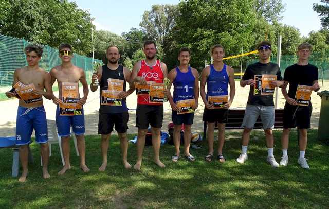 [FOTO] Rywalizowali w finałowym turnieju plażówki