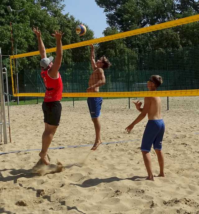 [FOTO] Rywalizowali w finałowym turnieju plażówki