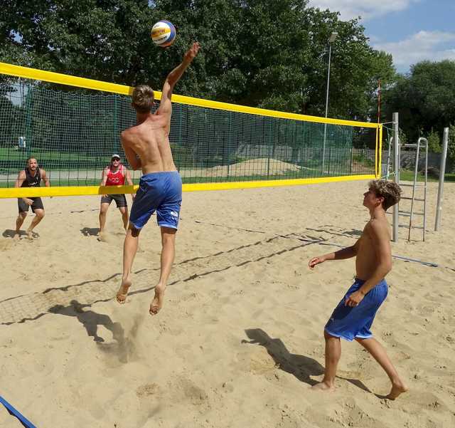 [FOTO] Rywalizowali w finałowym turnieju plażówki