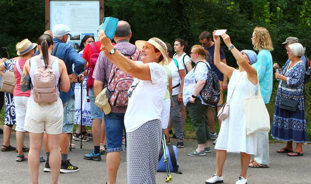 [FOTO] Przeszli Granitowym Szlakiem, aby zwiedzić lokalne atrakcje