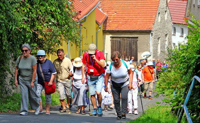[FOTO] Przeszli Granitowym Szlakiem, aby zwiedzić lokalne atrakcje