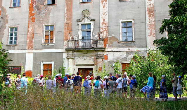 [FOTO] Przeszli Granitowym Szlakiem, aby zwiedzić lokalne atrakcje