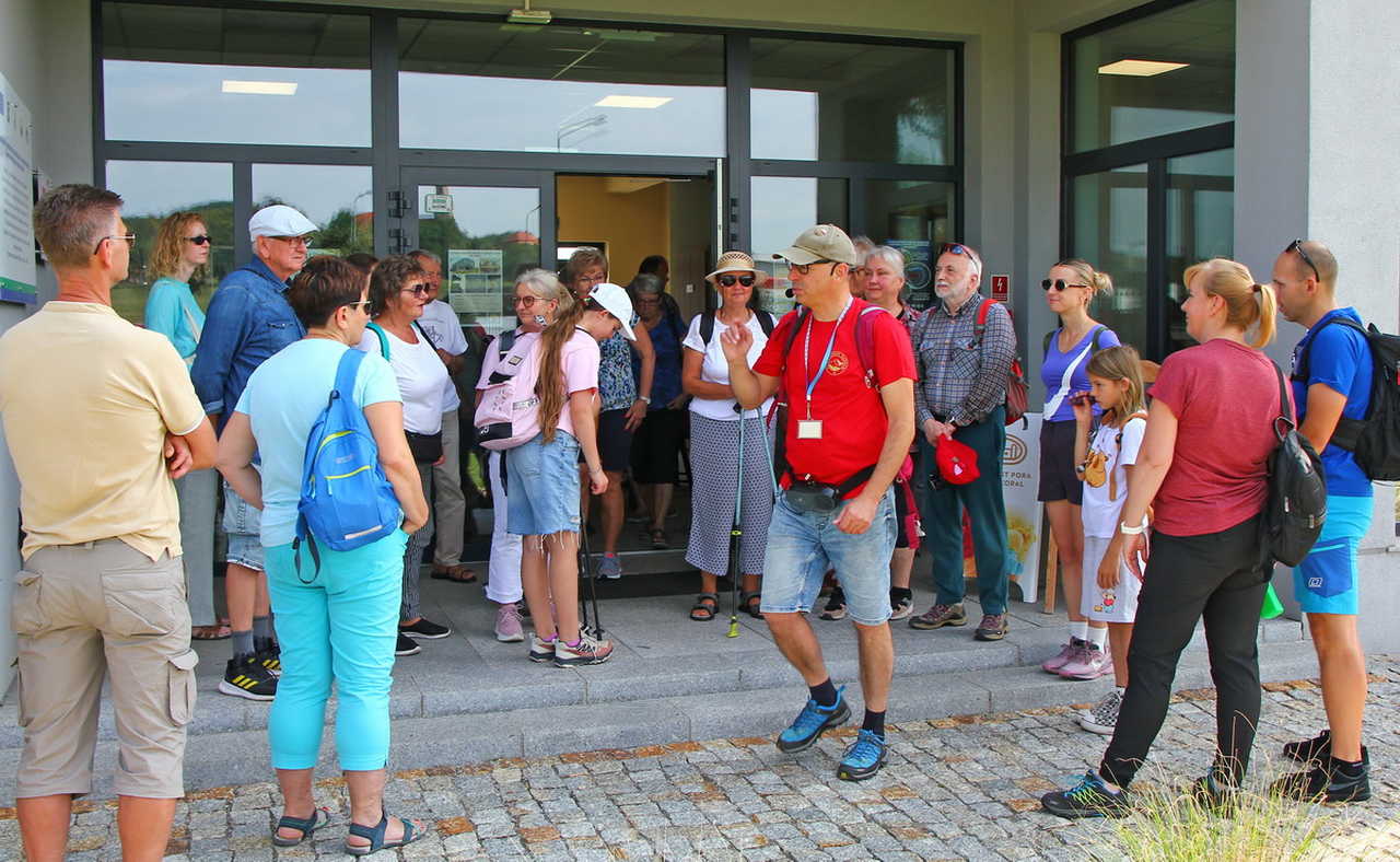 [FOTO] Przeszli Granitowym Szlakiem, aby zwiedzić lokalne atrakcje