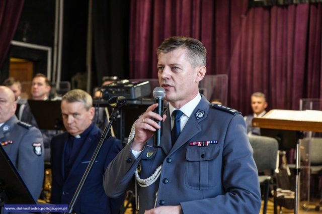 Ślubowanie nowo przyjętych funkcjonariuszy policji