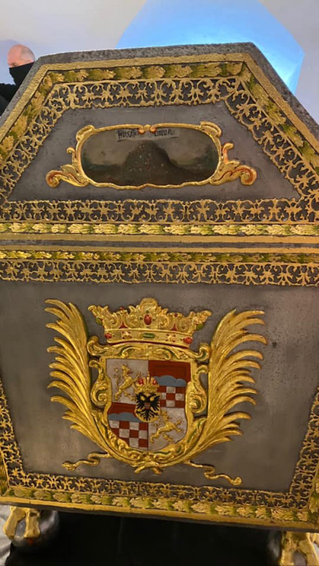 Odrestaurowana cynkowa trumna hrabiego Jana Henryka I