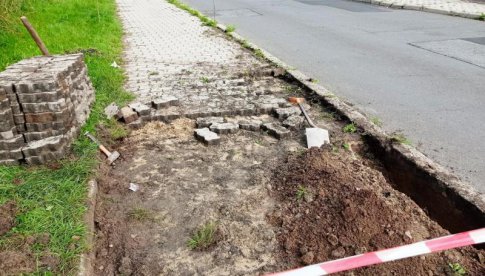 Rozpoczęcie budowy aktywnego przejścia dla pieszych w Głuszycy