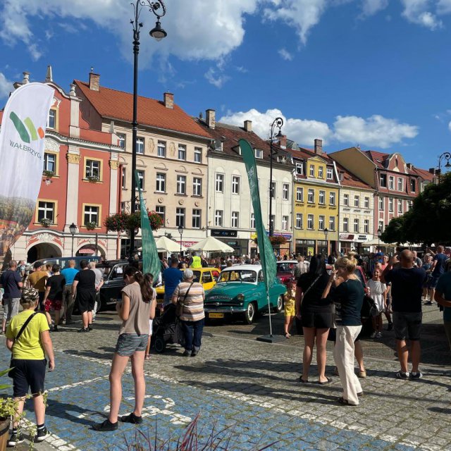 [FOTO] IX Międzynarodowy Wałbrzyski Rajd Pojazdów Zabytkowych 