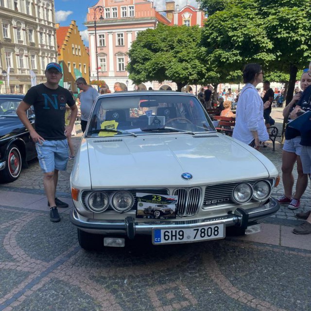 [FOTO] IX Międzynarodowy Wałbrzyski Rajd Pojazdów Zabytkowych 