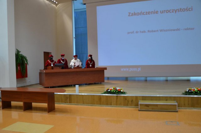 [FOTO] Rozpoczęcie roku akademickiego na Uczelni Silesiusa w Wałbrzychu