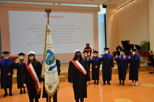 [FOTO] Rozpoczęcie roku akademickiego na Uczelni Silesiusa w Wałbrzychu