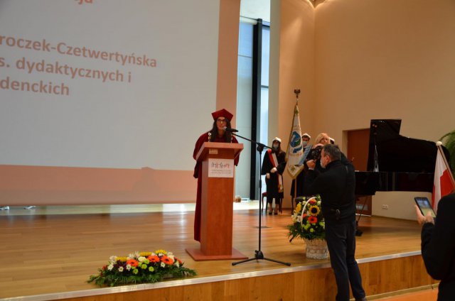 [FOTO] Rozpoczęcie roku akademickiego na Uczelni Silesiusa w Wałbrzychu