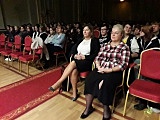 [FOTO] Uczniowie ZS w Szczawnie-Zdroju wystawili przedstawienie dedykowane pracownikom swojej szkoły