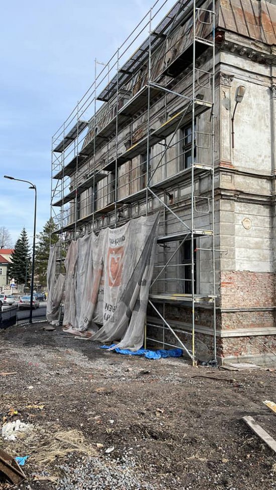 [FOTO] Trwa remont zabytkowej willi przy ul. Matejki w Wałbrzychu
