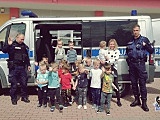 Boguszowscy policjanci odwiedzili przedszkolaków i rozmawiali z nimi o bezpieczeństwie podczas zbliżających się wakacji