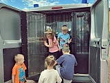 Boguszowscy policjanci odwiedzili przedszkolaków i rozmawiali z nimi o bezpieczeństwie podczas zbliżających się wakacji