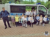 Boguszowscy policjanci odwiedzili przedszkolaków i rozmawiali z nimi o bezpieczeństwie podczas zbliżających się wakacji
