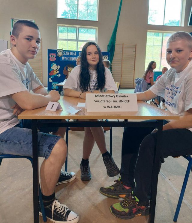 Uczniowie z Jugowic najlepsi w konkursie „Szkoła bawi, uczy i wychowuje”