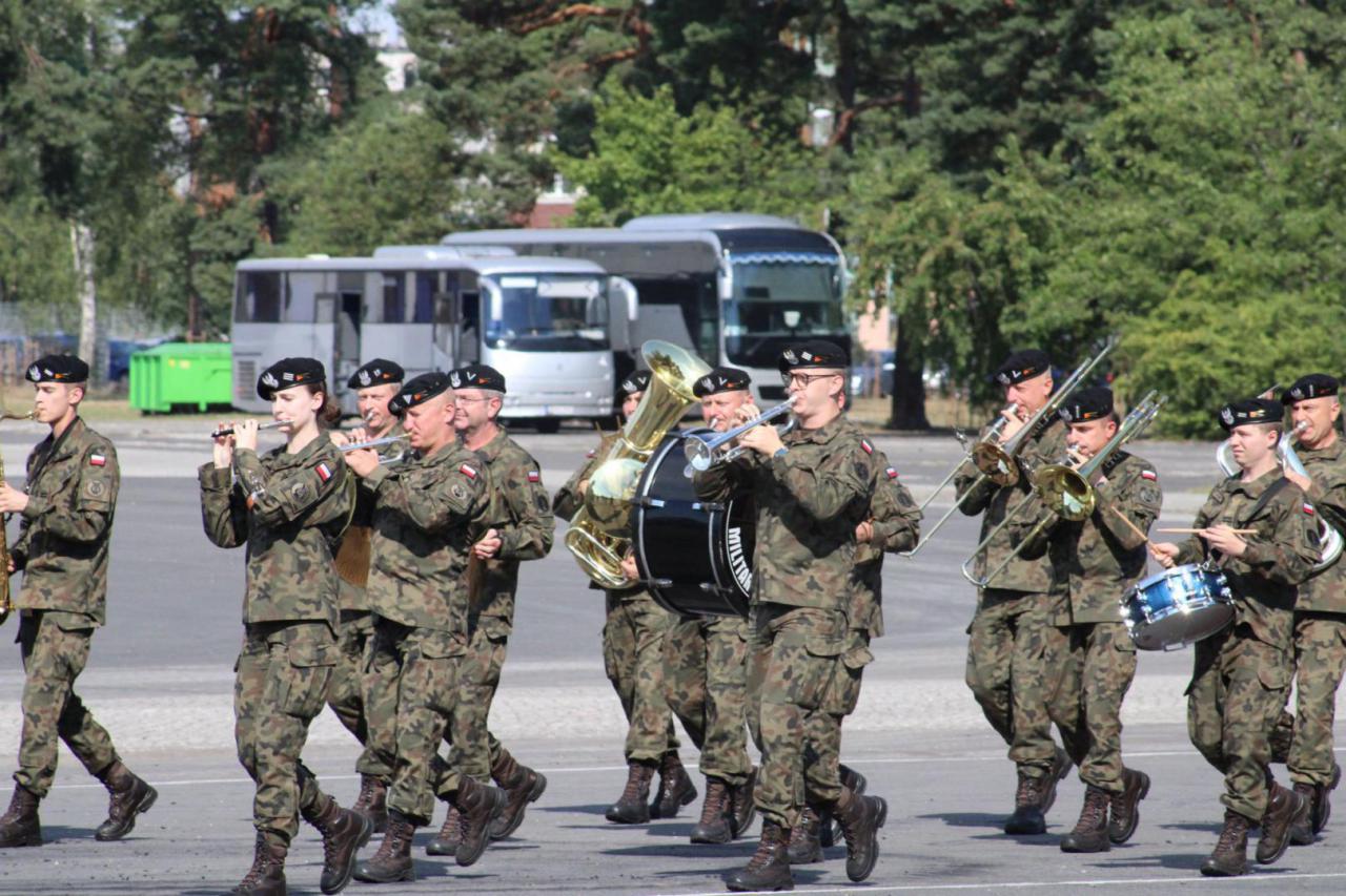 Starosta i wicestarosta wałbrzyski wzięli udział w święcie 10. Brygady Pancernej