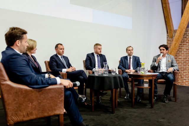 Wałbrzyska Specjalna Strefa Ekonomiczna oraz ponad 100 samorządowców rozmawiało o rozwoju polskiej gospodarki [Foto]