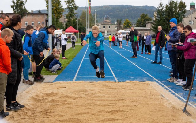 Zawody Lekkoatletyczne powiatu wałbrzyskiego w Mieroszowie rozstrzygnięte [Foto]