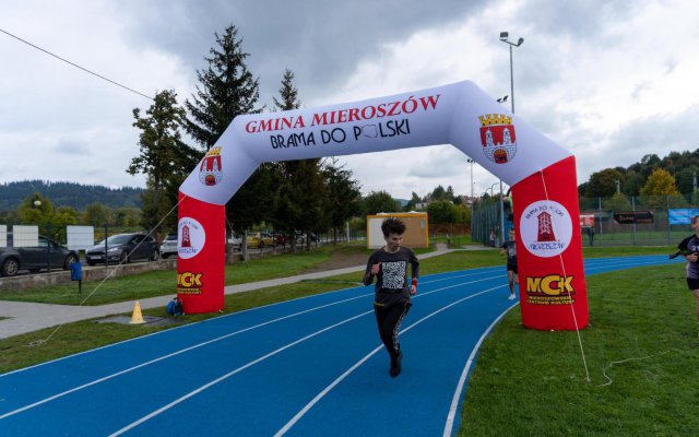 Zawody Lekkoatletyczne powiatu wałbrzyskiego w Mieroszowie rozstrzygnięte [Foto]