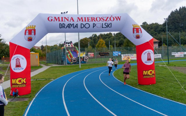 Zawody Lekkoatletyczne powiatu wałbrzyskiego w Mieroszowie rozstrzygnięte [Foto]