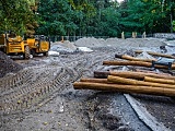 Trwa budowa placu zabaw w Parku Szwedzkim w Szczawnie-Zdroju [Foto]