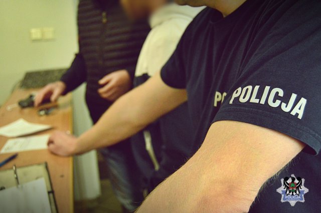 Podczas libacji alkoholowej pobili mężczyznę pięściami i skopali po całym ciele. Grozi im 5 lat za kratkami
