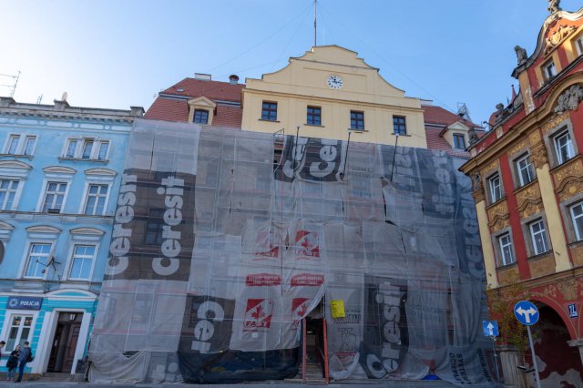 Postęp prac przy remoncie mieroszowskiego ratusza [Foto]